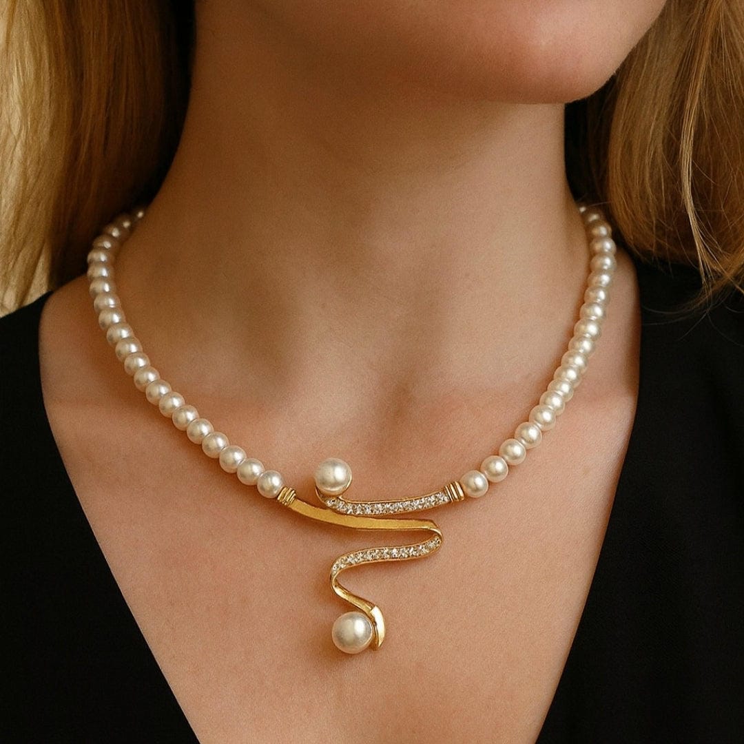 Elegant Pearl and Gold Ring