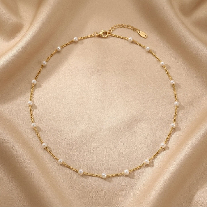 Elegant Necklace with Small Pearls