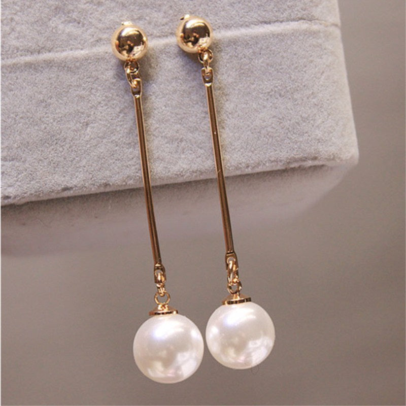 Luxurious Dangling Earrings with Hand-Picked Pearls