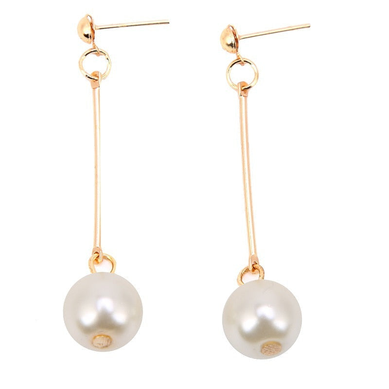 Luxurious Dangling Earrings with Hand-Picked Pearls