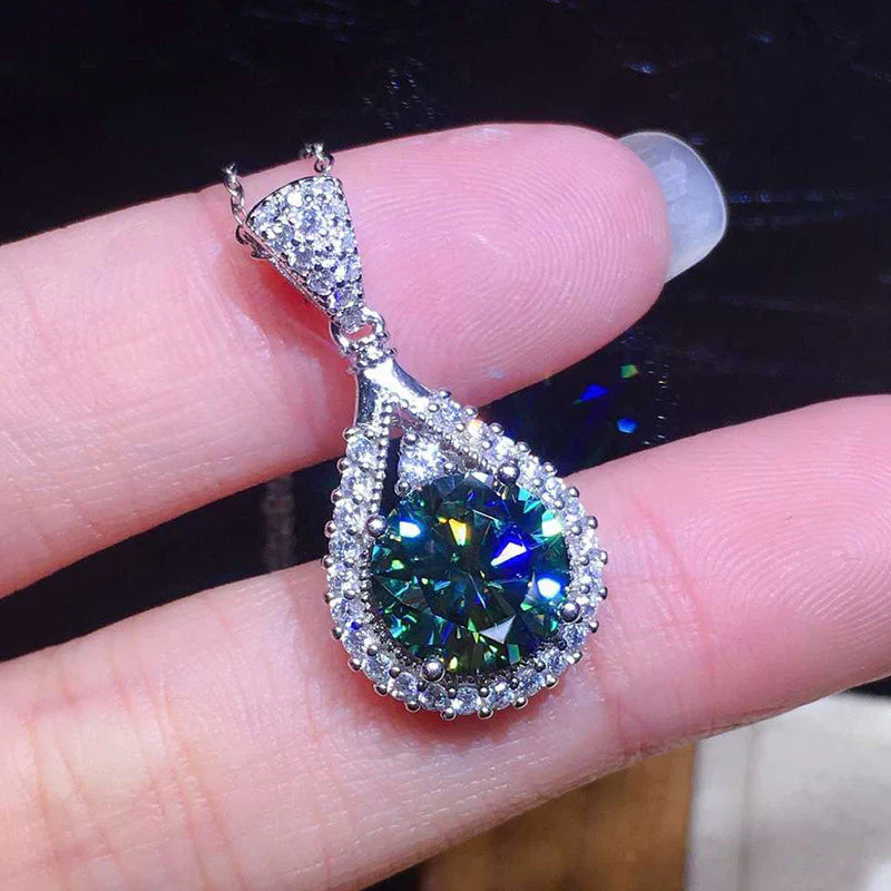 Elegant Emerald Necklace for Timeless Style