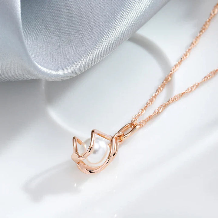 Exclusive Geometric Necklace with Rose Gold and Pearls