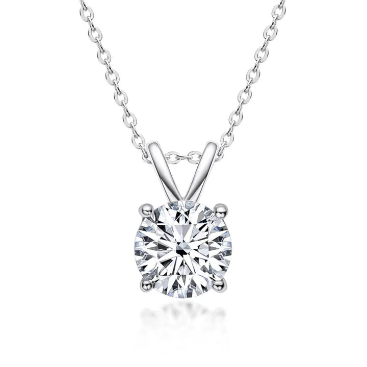 Exclusive necklace in sterling silver with moissanite diamonds