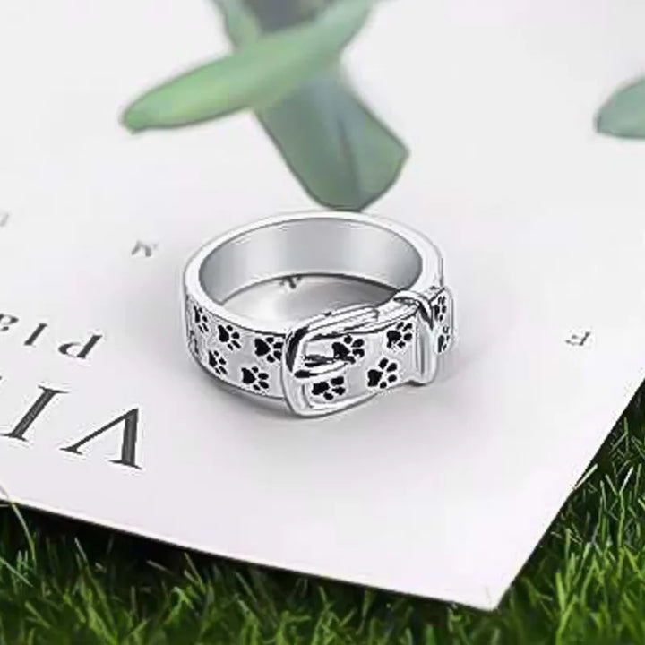 Charming and elegant dog-inspired necklace ring