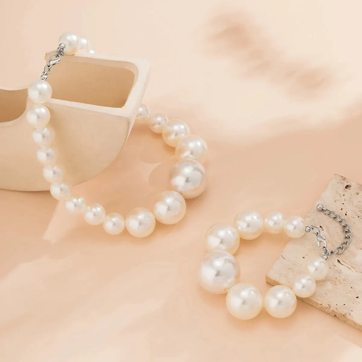 Set of pearl bracelet and necklace