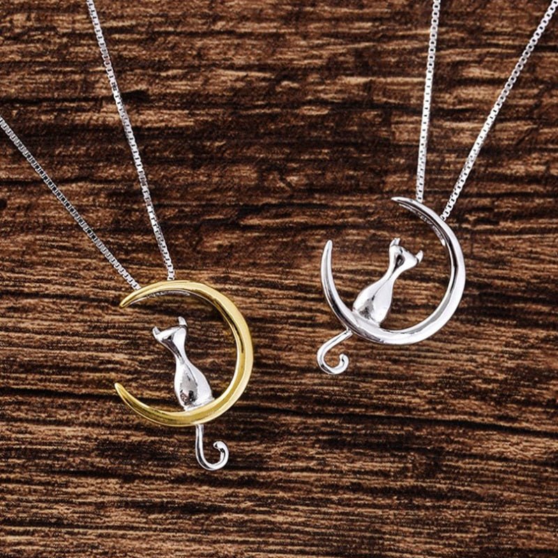 Stylish cat necklace with crescent moon and cat motif