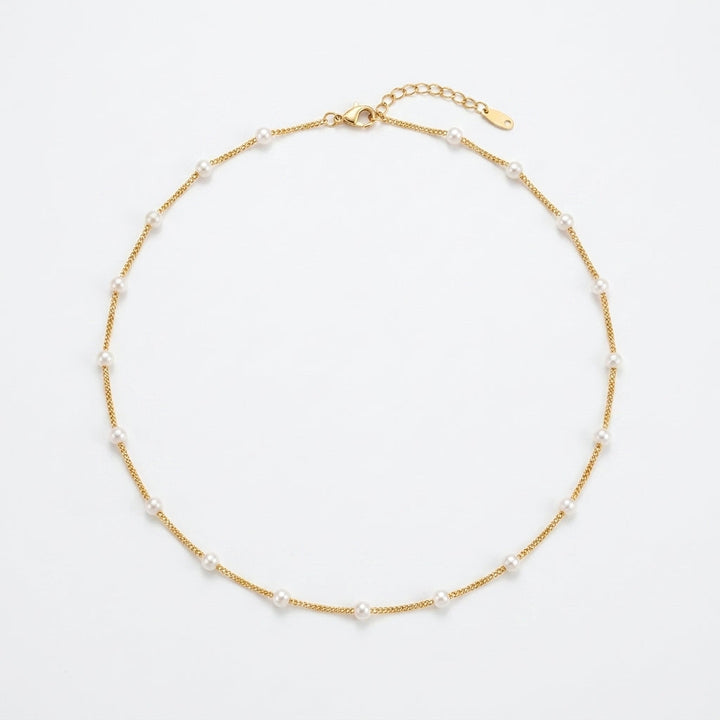 Elegant Necklace with Small Pearls