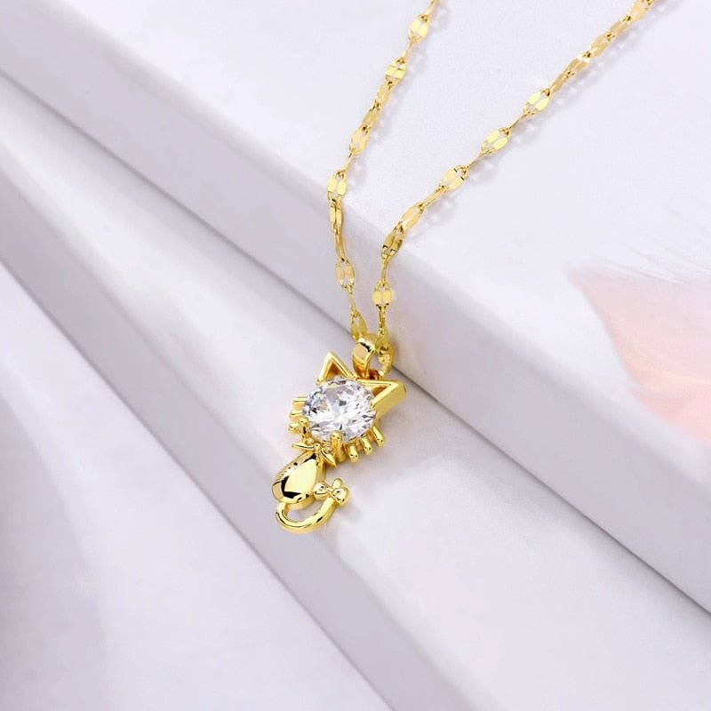 Gold-plated necklace with cat and zircon