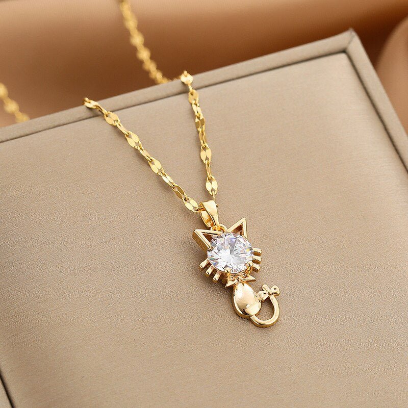 Gold-plated necklace with cat and zircon