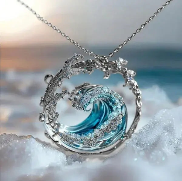 Necklace with ocean-inspired Oath pendant